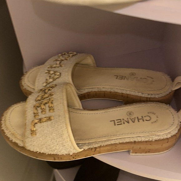 Chanel slides - Picture 3 of 7